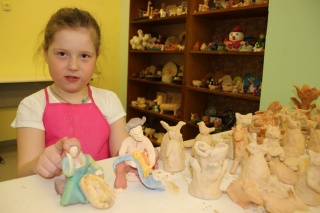 Захарова Настя с работами.jpg Захарова Настя с работами.jpg